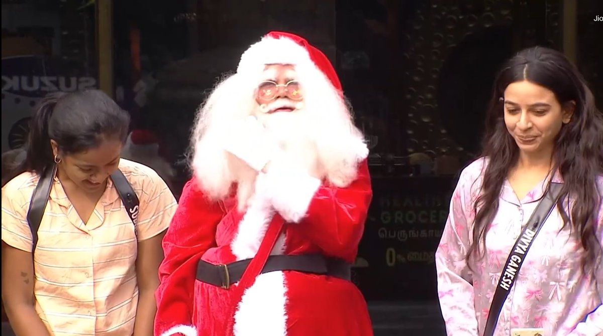 Rasigan_022's tweet image. Adei #BiggBoss, avalo thaana.!? 😡

#Sound yeanga da, verum Santa matum thaana.!? 😕

#BiggBossTamil9 #BiggBoss9Tamil #BiggBossTamil #BiggBossSeason9Tamil