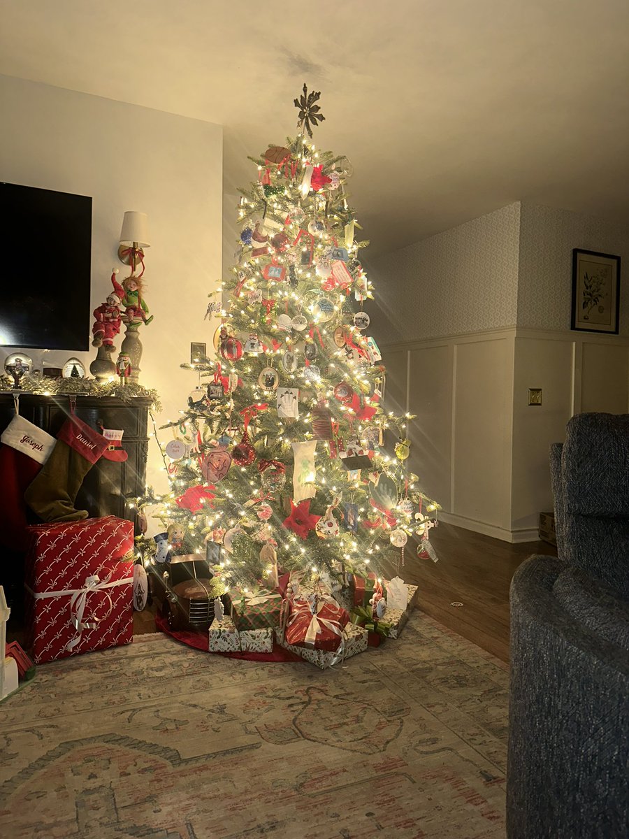 Daniel Carney tweet media