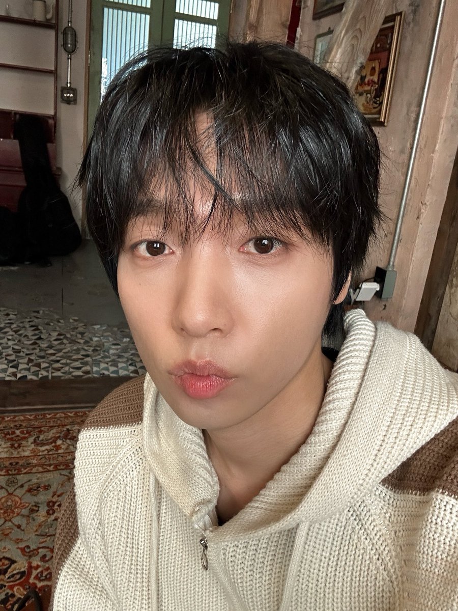 jeongsewoon_twt's tweet photo. May all your Christmases be lucky ☃️🎄

🔗 https://t.co/2lfpatTGvg

#정세운 #JEONGSEWOON https://t.co/0g0wzOtAeV