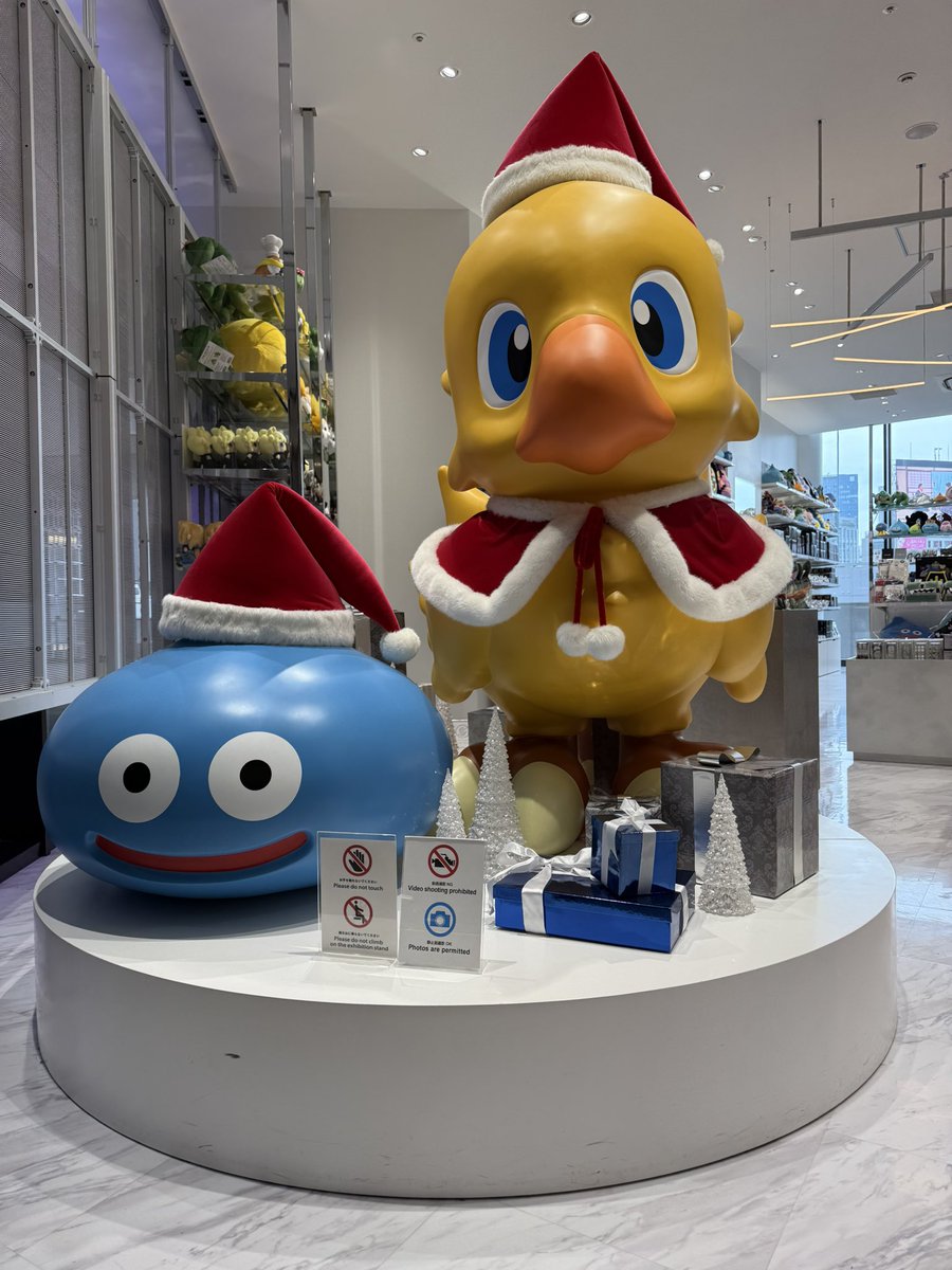 🎅🎉メリークリスマス‼️🎄 お弁当を買うついでに写真撮ってきましたよ