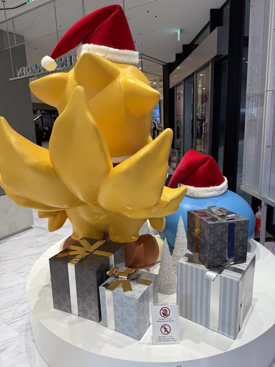 🎅🎉メリークリスマス‼️🎄 お弁当を買うついでに写真撮ってきましたよ