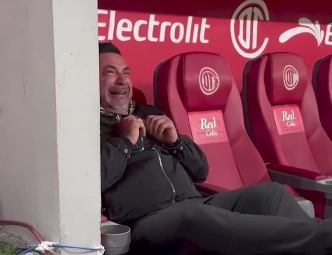 gonzumaya's tweet image. Yo a media cena recordando lo feliz que me ha hecho el Toluca este año 🥹👹