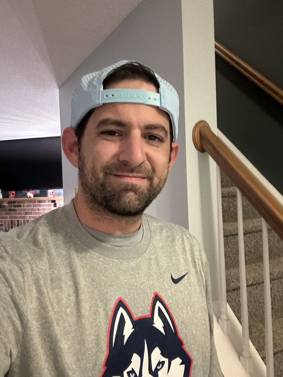 Note to Santa: UConn early and often please 

So far has delivered

Merry Christmas 

#UConn