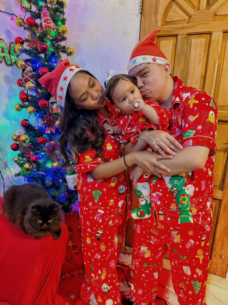 demzenguane's tweet photo. Always said I’d wear cheesy Christmas PJs when I finally had a family. Starting that tradition now 🎄❤️

Merry Christmas from our little family~ https://t.co/A88V3jUqjS
