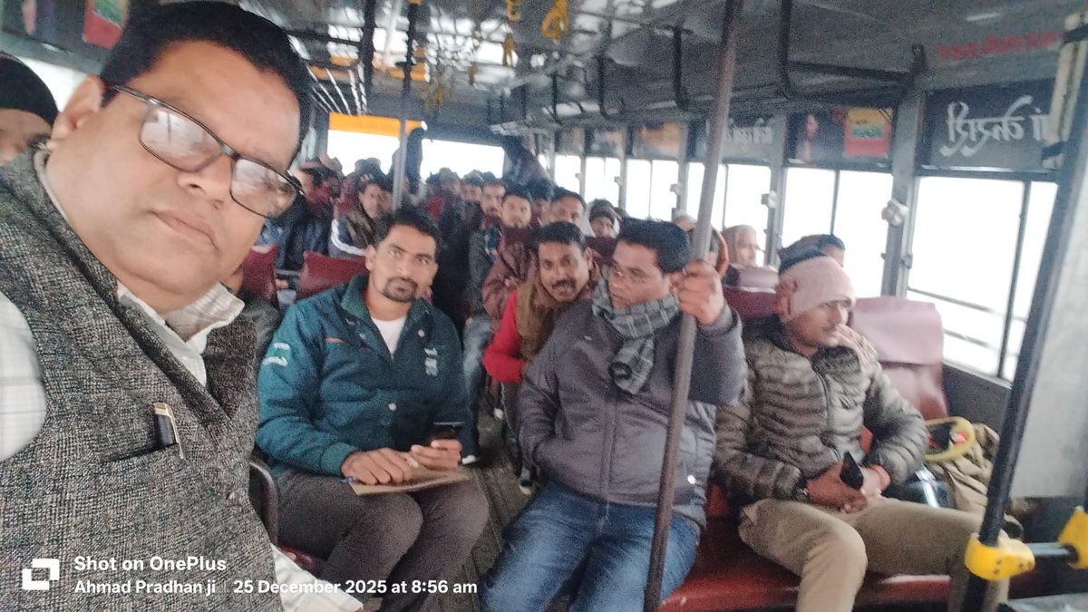 NamanBbk's tweet photo. माननीय मंत्री जी के निर्देश पर 
अपने बूथ #58 (जगदीशपुर) से राष्ट्रीय प्रेरणा स्थल लखनऊ को जाते हुए 
जय जय श्री राम 🙏
@SatishSharmaBBK @narendramodi https://t.co/RuIQRSWFee