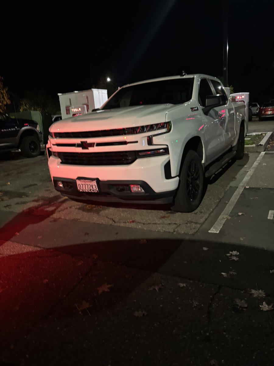 EnleauO's tweet photo. Now even the people that own Tesla is just park in the charging spots not even plugged in. It’s like left-wing entitlement but no nose rings and purple or pink hair. https://t.co/FGOr8aCd0b