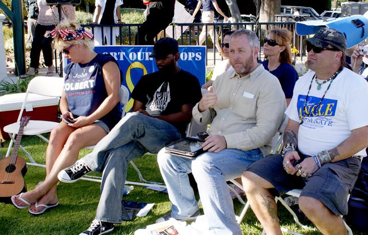 SnakeMannn's tweet image. Hi @thedebralea just watched you on Gutfeld!  Here's a photo of myself with my friend Pat Boone at the 2010 Beverly Hills Tea Party event. Also a pic of Victoria Jackson AlfonZo Rachel and Andrew Brietbart with myself, the SnakeMannn! I was good friends with Andrew. As you can…