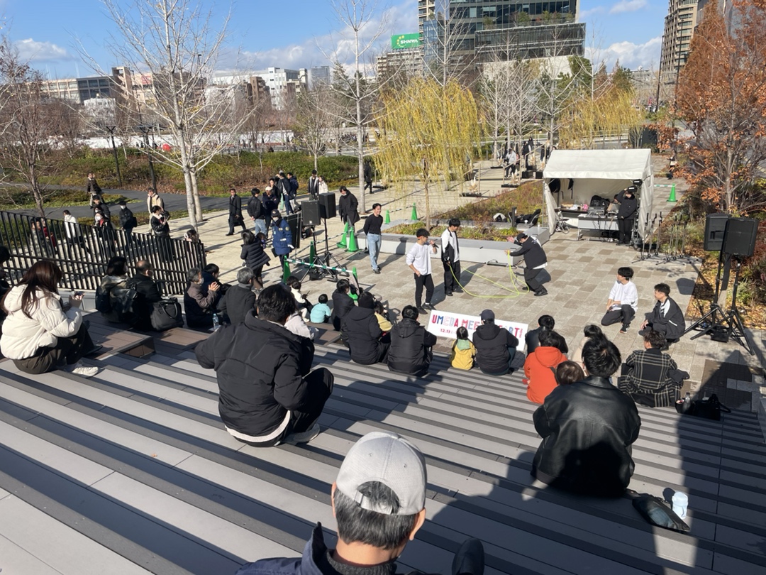 umeda_connect's tweet photo. HEART FES 2025 大阪ステーションシティ会場レポート②  12月13日・14日 の2日間
📍うめきたグリーンプレイス  
📷JR大阪駅5F「時空の広場」 の2会場で
イベントを実施✨
エキウエコンサート、ウメキタコンサートで音楽を 
お楽しみいただきました！
#梅田ミーツハート #UMH2025  @OSC2022OFFICIAL https://t.co/IRWEVU1ogX