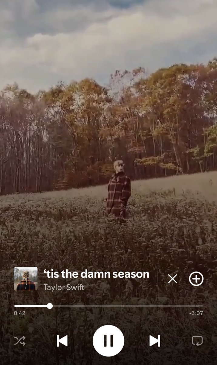 NathanCHubbard's tweet photo. evermore is a Christmas album https://t.co/6HgmYhipPv
