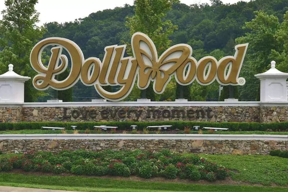 chance___chance's tweet photo. I need to go to Dollywood in 2026 https://t.co/5vFWv8ZCjc