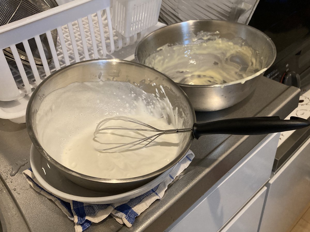 夜勤明けお昼ご飯です🥞
今年最後のホットケーキは特別仕様で😁
試しにホイップを手動で泡立ててみたけど搾るやつ持ってなかった…🙄

夜勤中にサンタや青いMSを見ることはなかったです(笑)