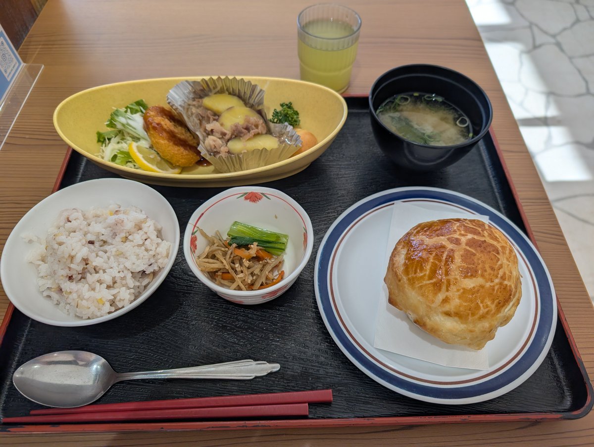 OIT_SDL's tweet photo. 学食の日替わりランチ https://t.co/JJ7P2Hb6Z9