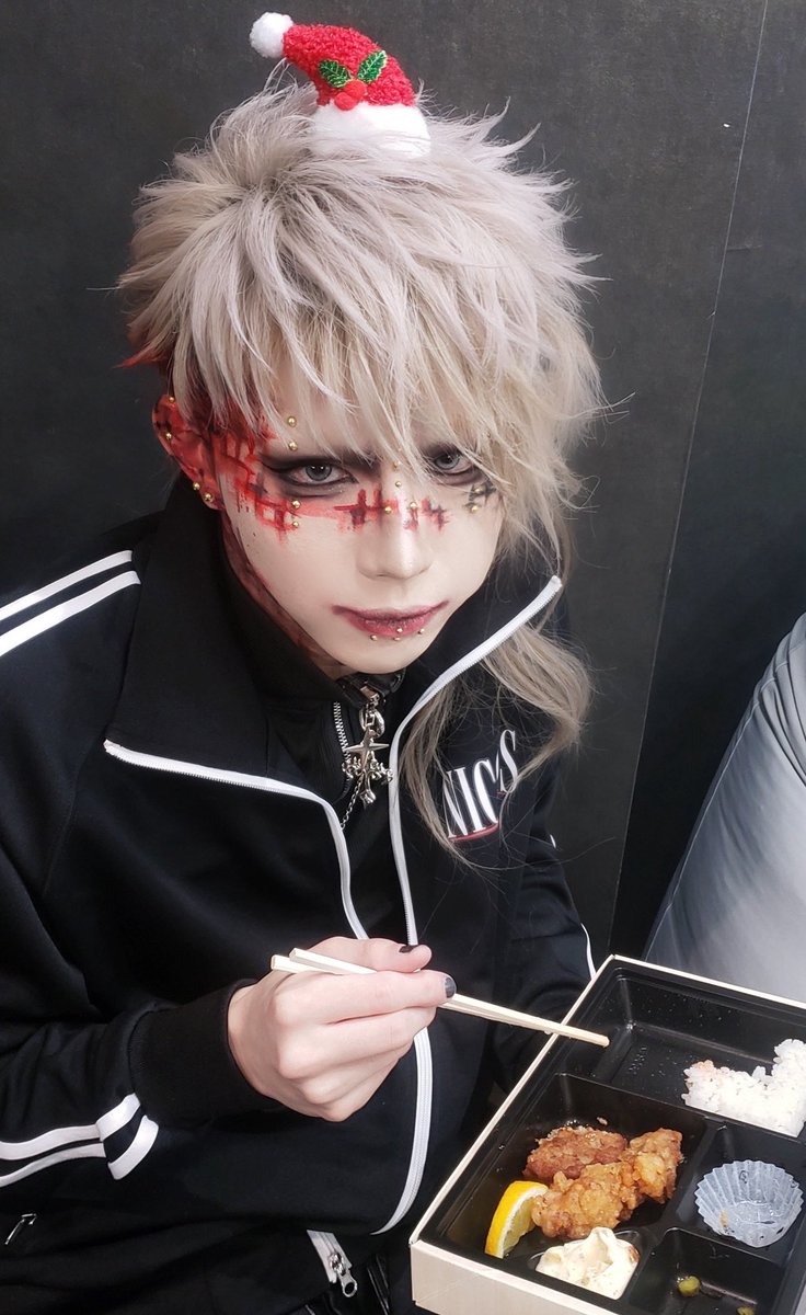 XANVALA巽さんチェキ24枚セット④ XANVALA 巽チェキ 3枚セット - メルカリ