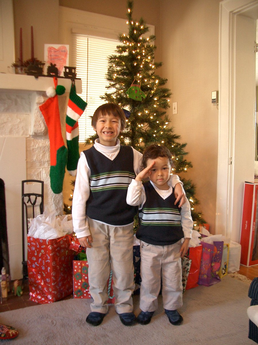 今年のクリスマスは #EmoChristmas 🎄
みんな「あの日」鬼リピで‼️
 youtu.be/k148UrIHkhU?si…