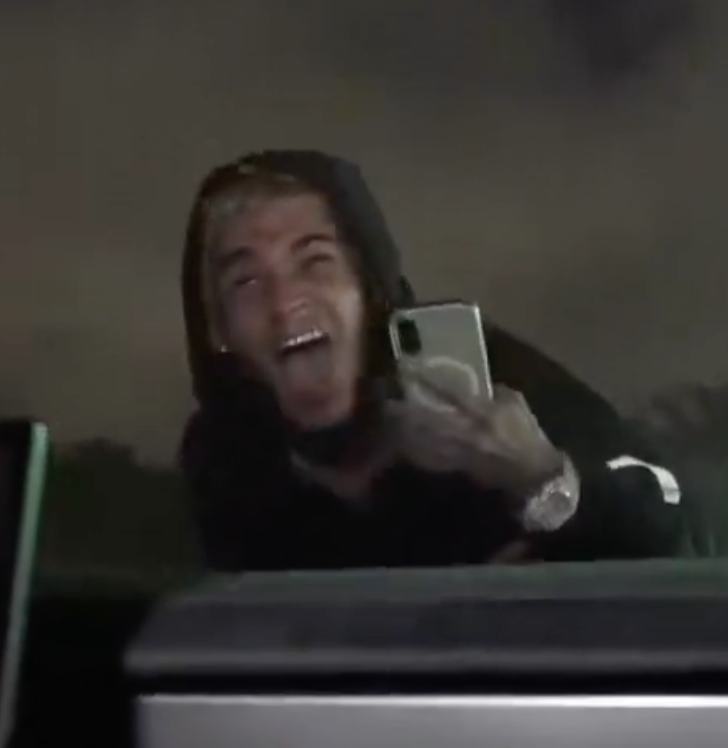 Kick_Champ's tweet image. The stalker Clavicular ran over is unresponsive on the scene 😳