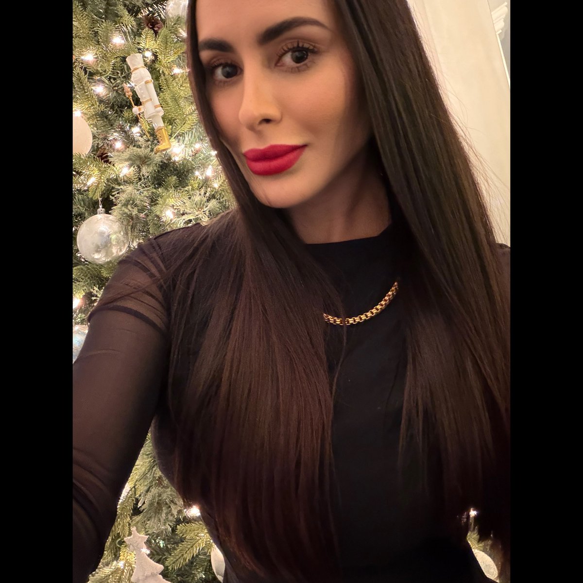c_mont22's tweet photo. Que Dios los bendiga siempre. 

Feliz Navidad. 🎁🎄 https://t.co/jGBv6zRvYg