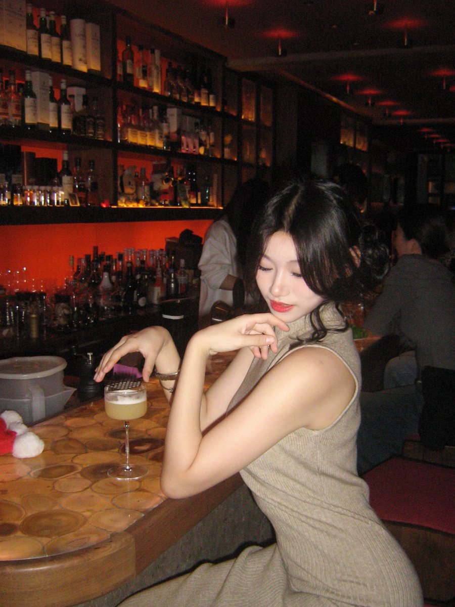 Fairyang3's tweet photo. 来碰一杯 https://t.co/X6pszpV51I