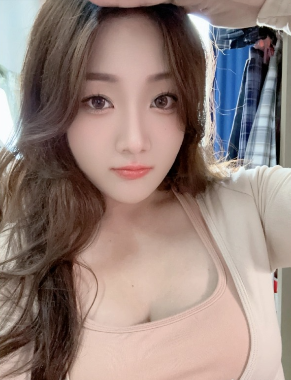 0Faity's tweet image. 今晚做你的女王可好
#墨尔本