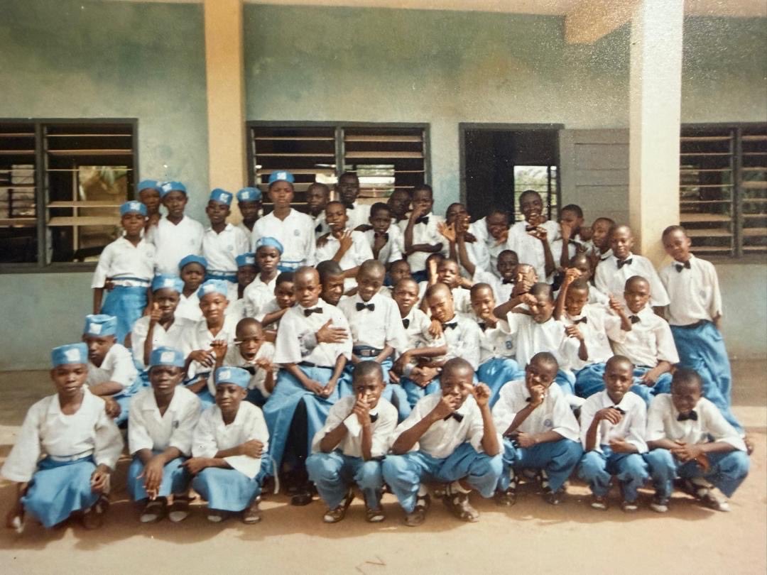 2001 | BOBAS HIGH SCHOOL, IKERE EKITI 

I will attempt to identify the faces in here at a much convenient time.

Dear friends/colleagues, until then, keep grinding and stay happy wherever you are ❤️