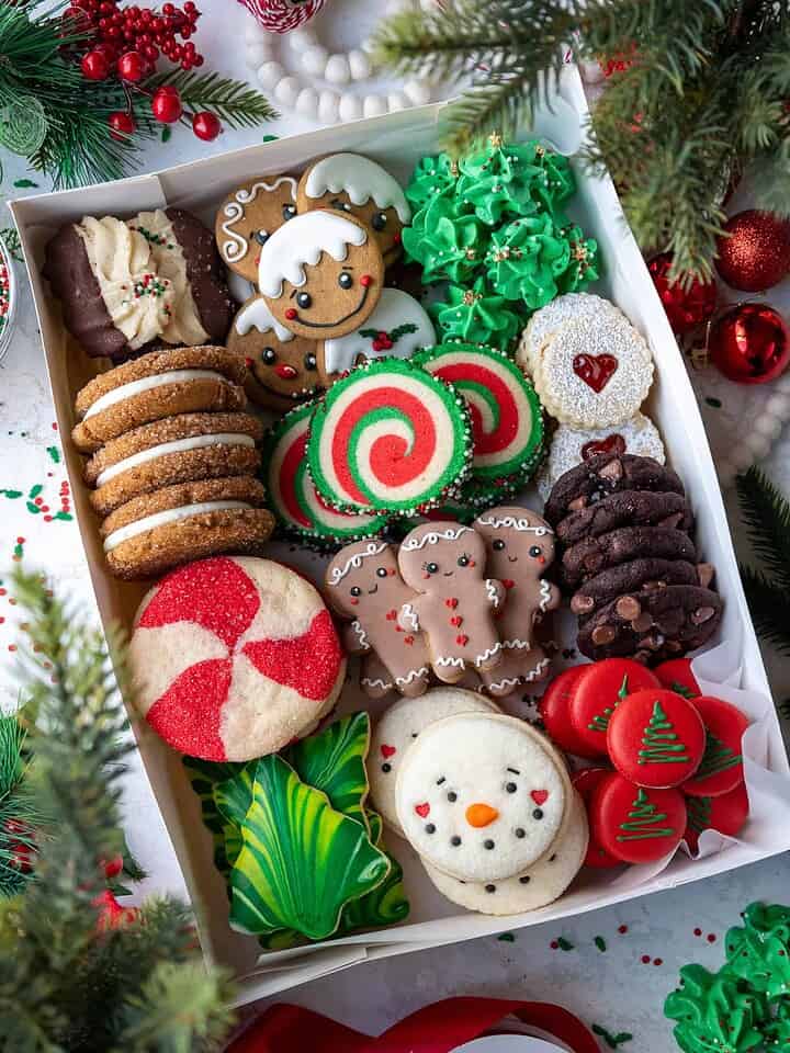 be_lovedrondo's tweet image. ❝Ho... Ho... Ho... Santa Hiiro disini. Aku membawakan hadiah untuk kalian semua. Aku harap kalian suka hadiah ini. Merry Christmas~!❞