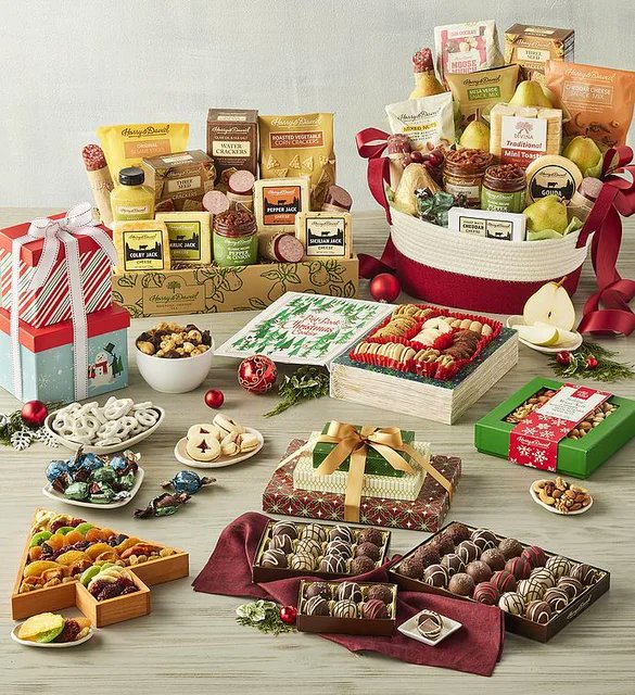 be_lovedrondo's tweet image. ❝Ho... Ho... Ho... Santa Hiiro disini. Aku membawakan hadiah untuk kalian semua. Aku harap kalian suka hadiah ini. Merry Christmas~!❞