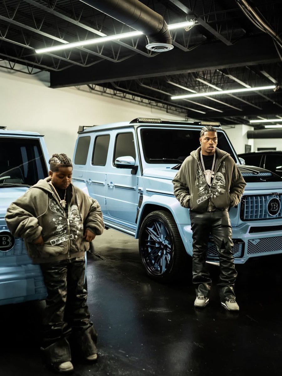 wavecheckers's tweet image. Lil Baby with the kids 🔥🔥