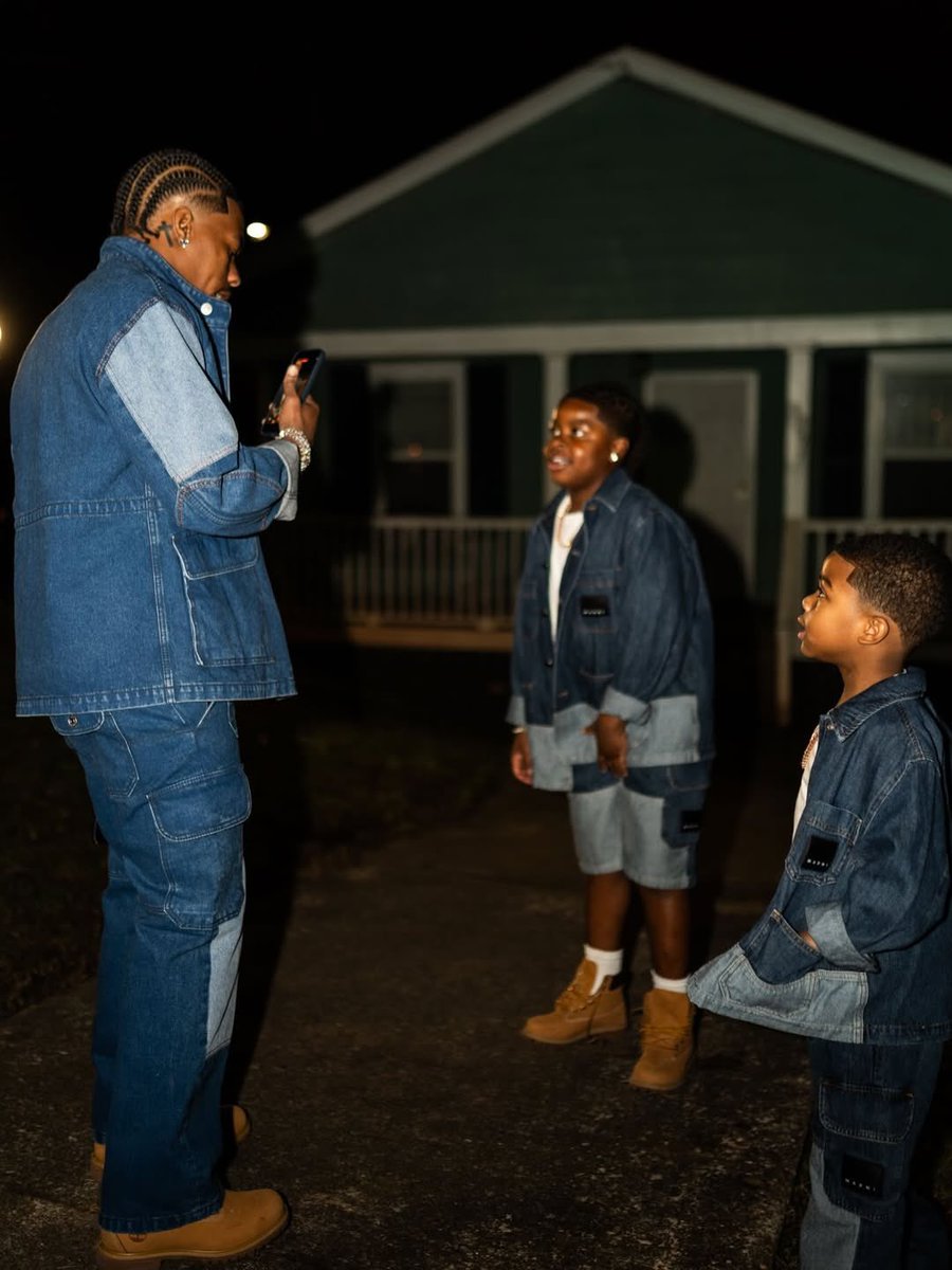 wavecheckers's tweet image. Lil Baby with the kids 🔥🔥