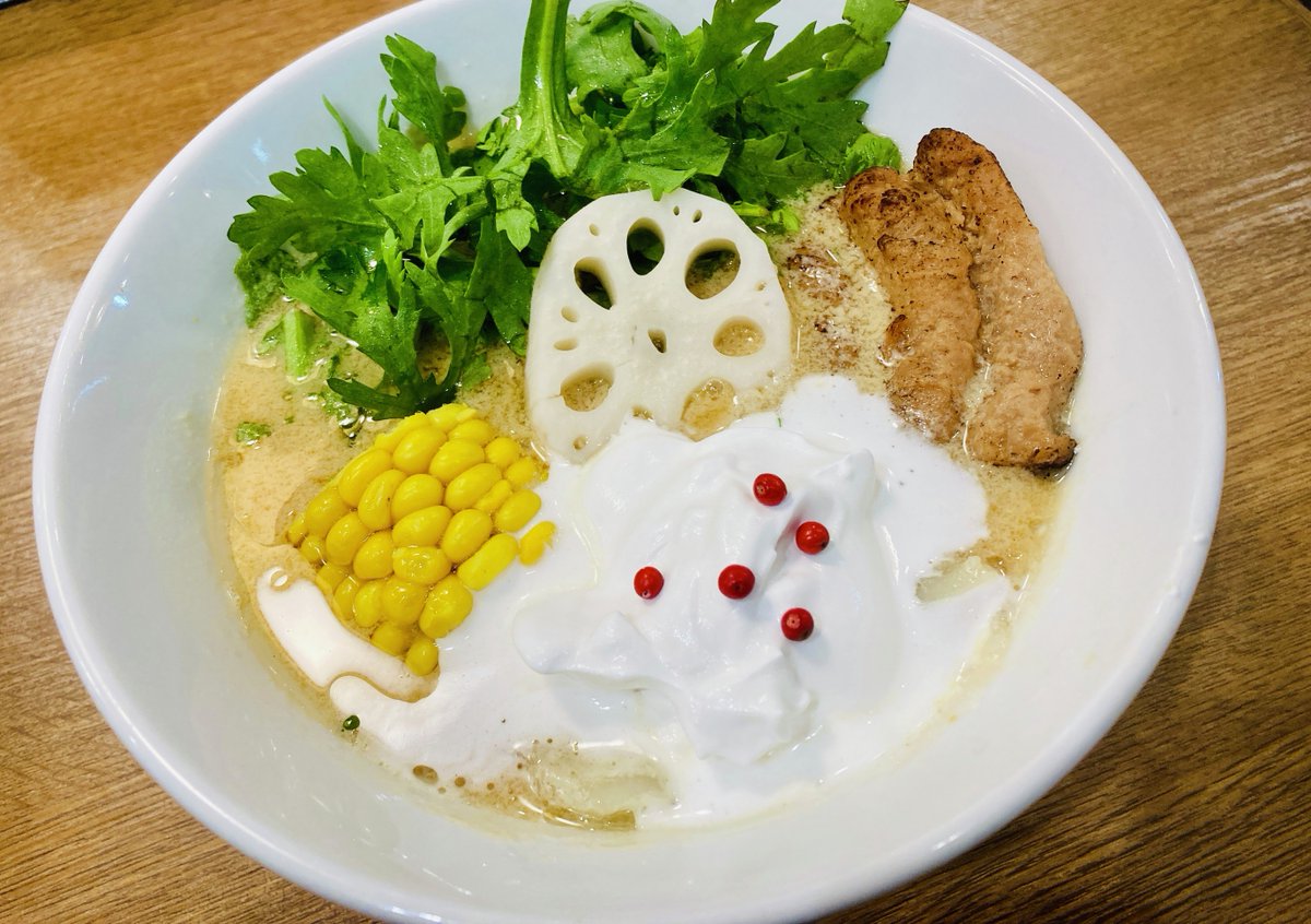 クリスマス🎄のお食事にT’sたんたんの「SOYミルクフォームの糀Miso Ramen」はいかがでしょうか☺️実はクリスマスカラーな糀Miso Ramen🟢🔴🟡⚪️🎄🎅