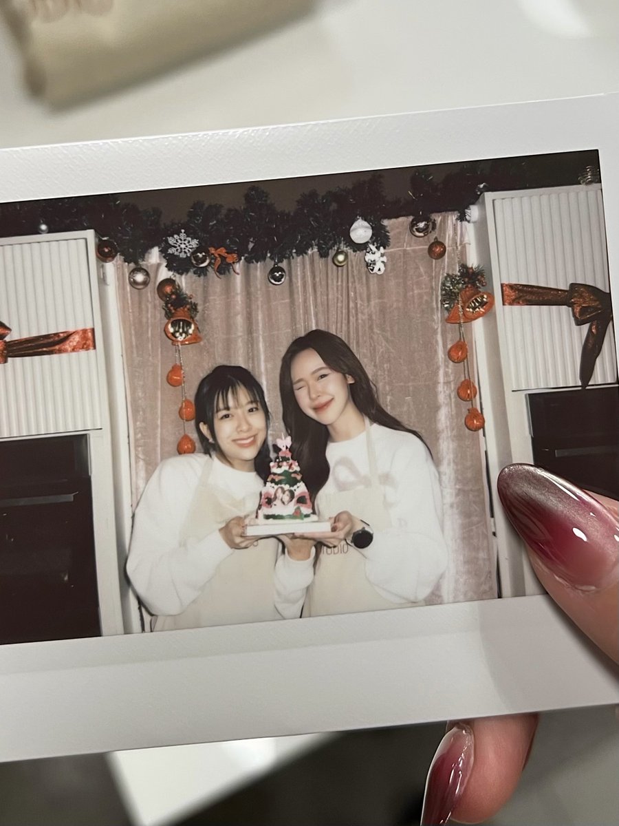 junewanwimol19's tweet photo. Merry Christmas 2025 🧑🏻‍🎄💖 https://t.co/RqbJ8efcUf