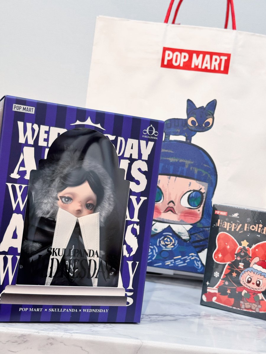 初スカルパンダはWednesdayコラボ🖤 とっても可愛い～🖤🤍🖤 ホリデー