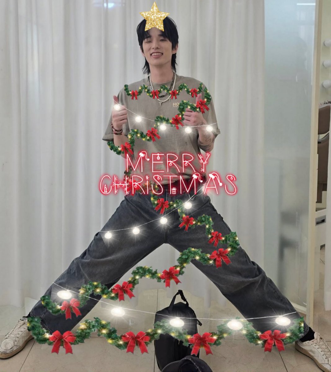 제형아 🎄메리크리스마스&amp;해피뉴이어🎊
내년에도 내 세상은 제형이일거야❤️‍🔥❤️‍🔥❤️‍🔥