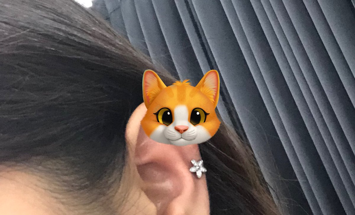 kittywuw's tweet photo. I got my first piercing in oct this year 🫶🏻 dan lgsng mikir tambah di mana lagi ya awokawok pdhl ini aja masi suka kedudut but gpp bngt soalnya bikin canci 🥰 https://t.co/TbMHPMxh5b
