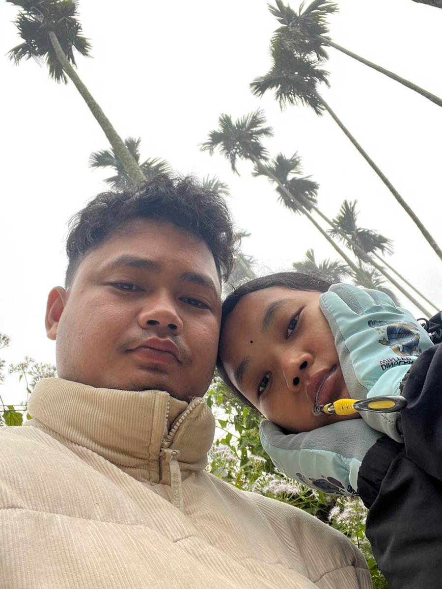 JanRabha1's tweet photo. Happy Merry Christmas 🎄🎁 to all my friends. https://t.co/gXC1sexVKc