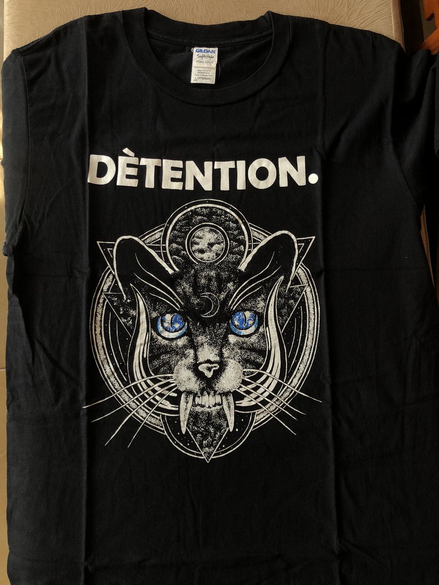 morbidwounds's tweet photo. @meme_posser Tshirt Detention Tour 2016 size L
Kondisi 90% mulus, 200k https://t.co/8JDusrom8M
