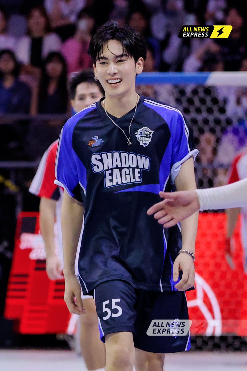 ALLNewsEXPRESS1's tweet image. พี่นักบอลเบอร์ 69,55 #เพิร์ธแซนต้า ในงาน #GMMTVStarlympics2025

#PerthTanapon #Santapp 
#PerthSanta