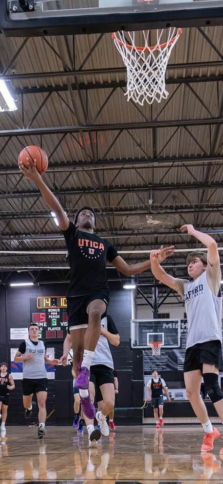 ghoops22's tweet image. Playing and training with some of the best in Macomb County! Get ready for my guy Malik Nelson!