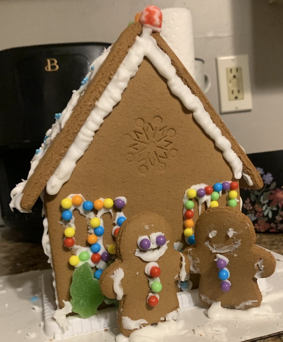 pineappleoppa_'s tweet image. My girlfriend and I are artist and I will not listen to anyone who doesn’t appreciate our masterpiece