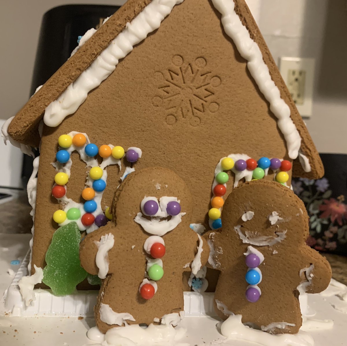 pineappleoppa_'s tweet image. My girlfriend and I are artist and I will not listen to anyone who doesn’t appreciate our masterpiece