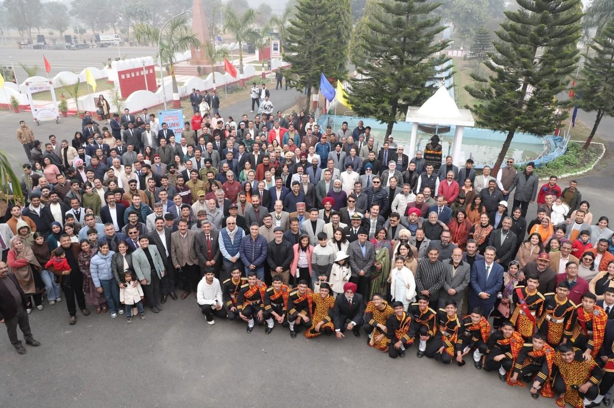 Shan_G_S's tweet photo. Birds eyeview of the Nexans and their families at the Alumni Meet at #SainikSchoolNagrota, J&amp;K on 21 Dec 2O25.
Happy to be in the front row with the School Band. 
#NEXAS https://t.co/DkhyX9M2EH