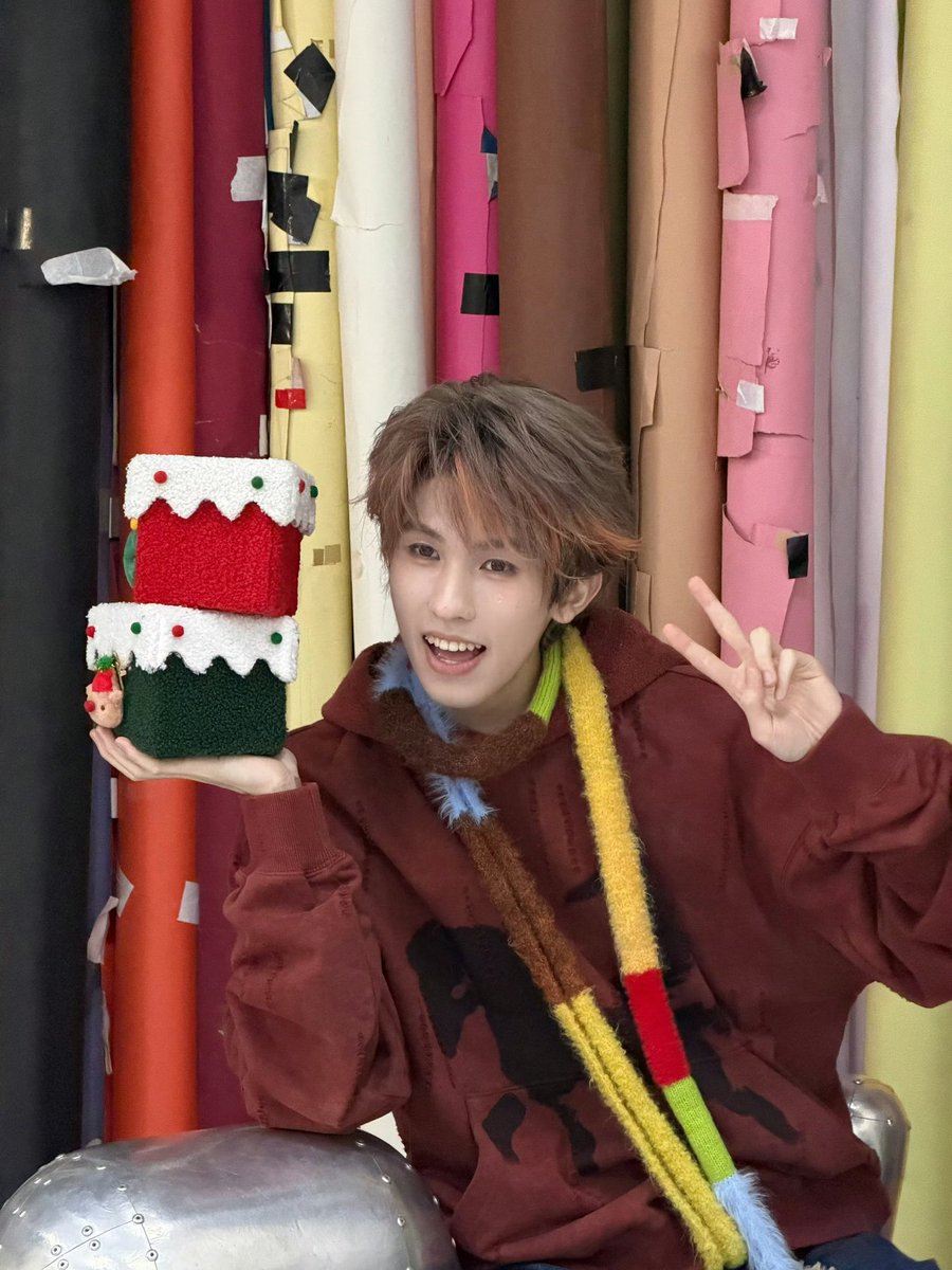 [251225] 林墨的墨工作室 Update!

มาฉลองคริสต์มาสครั้งสุดท้ายในมหาวิทยาลัยด้วยกันเถอะ! 🎅
 
🔗weibo.com/7163305228/524…

#หลินโม่ #林墨 #LINMO