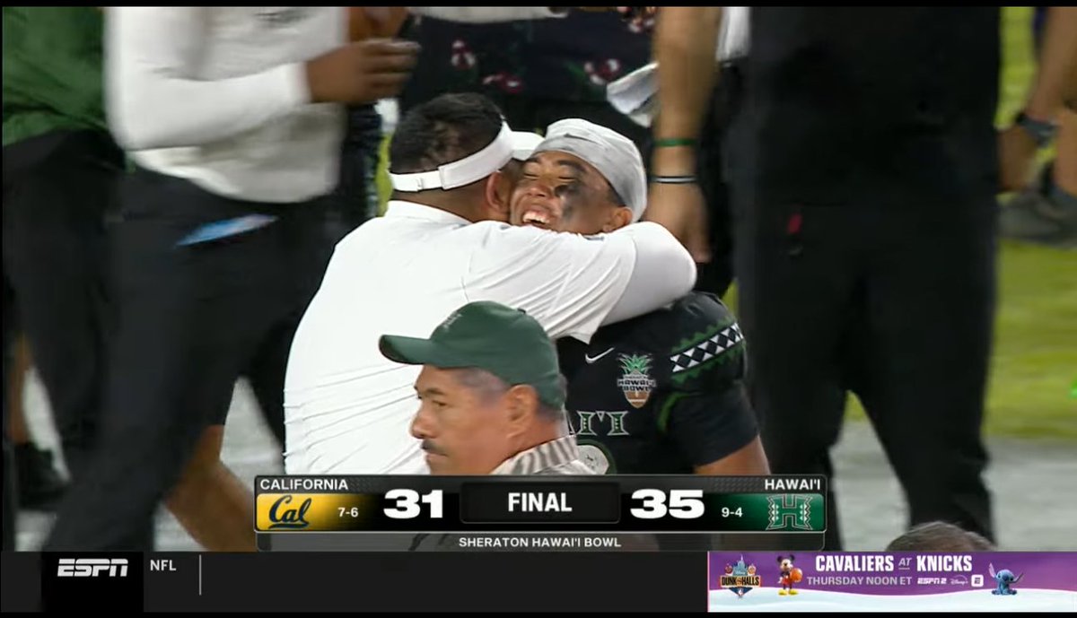 RedditCFB's tweet image. HAWAII HAS WON THE HAWAII BOWL!

Timmy Chang's team is 9-4 on the season