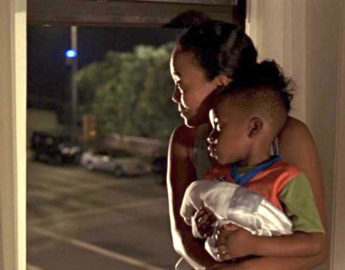 Goodnight po-po’s. 
Goodnight fiends. 
Goodnight hoppers.
Goodnight hustlers. 
Goodnight scammers. 
Goodnight to everybody. 
Goodnight to one and all. 
Merry Christmas 🎄 🎄🎄