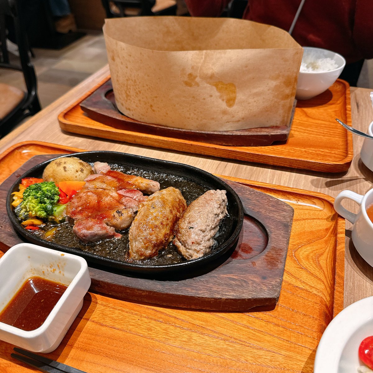 越谷レイクタウンにいく #2025あい100
はなちゃんにお付き合いいただきました🥹広くてなんでもあって楽しかった〜🌼