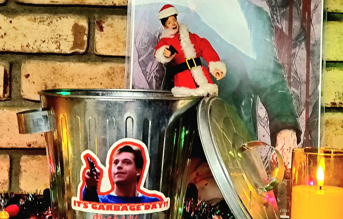 MikeCrissinger2's tweet image. Do not take the mfk'n garbage out tomorrow!...(1987) #SilentNightDeadlyNightPart2 #garbageday ❄️ 🎄🎅🚫🚮💀🥲