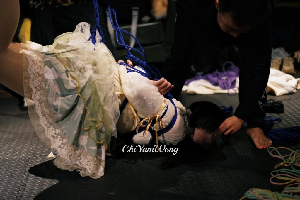 #Shibari 绳缚活动返图之——挂上去，吊起来
🪢缚手：我自己
👧被缚：清柠
📷摄影：木木