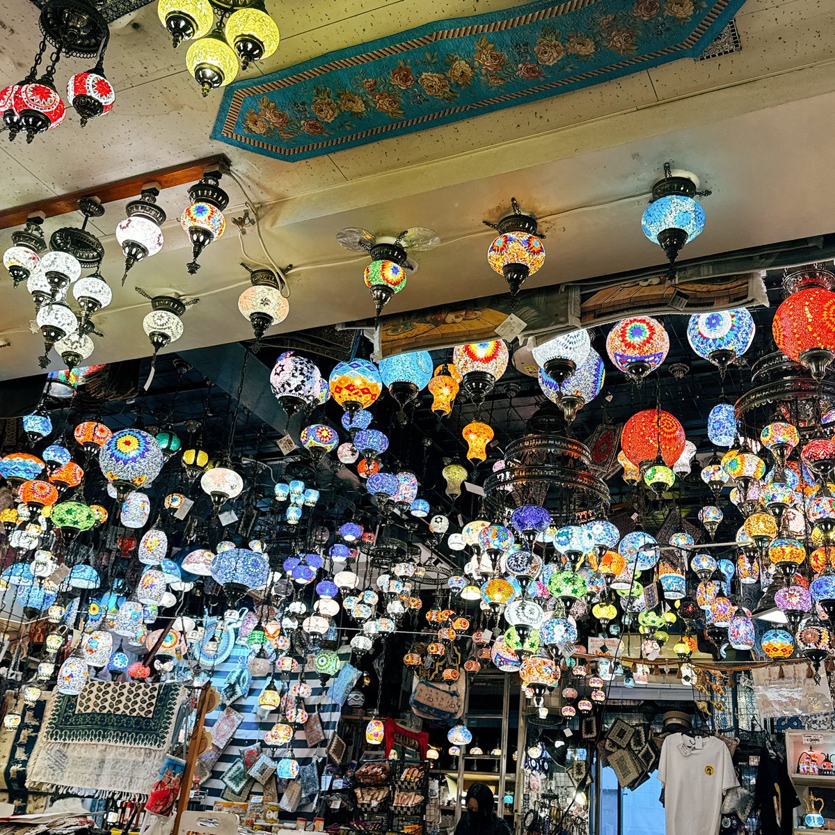 レストランザクロにいく #2025あい100
ゆんちゃんと食べきれないコース頼んだけど食べきれてしまった✌️追加でお料理持ってきてくれたけど更に食べて切れてしまったのでもう持ってきてくれと言えなかった🥹たくさん食べる同盟！ちょうちょうおいしかった😋