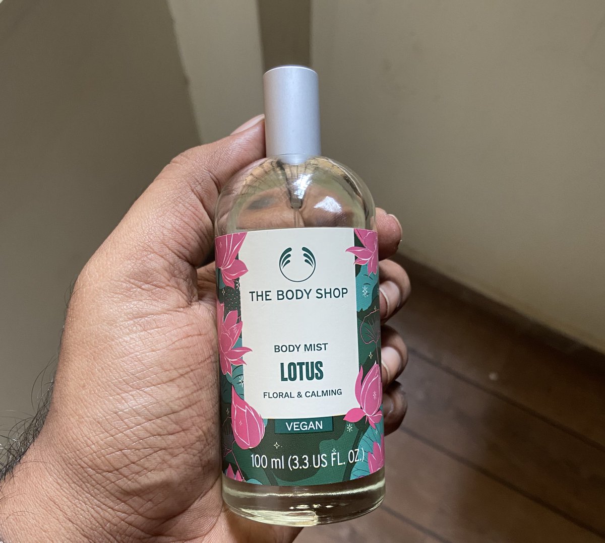 Tech_glareOffl's tweet photo. The Only Body Mist You Need in your Life.

Using “The BodyShop Lotus Body Mist” Since Few Days and Impressed by its Floral Blend Fragrance. Longevity is Good.

If you like Florals, This is a Must Try.

Get it on Amazon at Rs.795 : https://t.co/BLTTh3cmKH

#TechglareFinds https://t.co/WcygqlWTC1