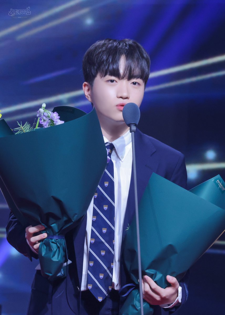 🎄민석이두 메리 크리스마스💫

#KERIA #케리아 #류민석 <a href="/T1Keria/">류민석 Keria</a>