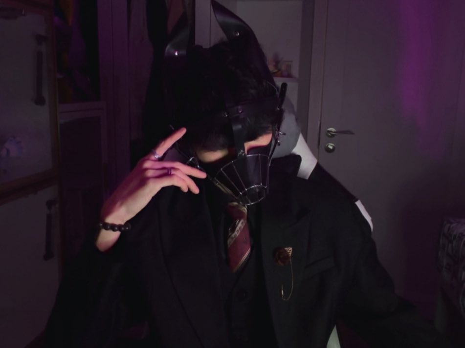 Fsensen_77's tweet photo. 圣诞晚上还回家吃饭嘛 不回来的话就把我塞袜子里送圣诞老人🎅🏻
#iiii #小狗 https://t.co/2XJypn2y4o