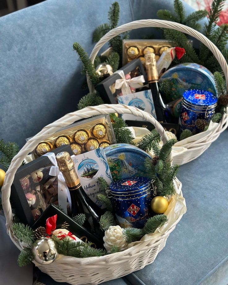 weiberbursche's tweet image. “May this season of Yuletide bring you a rare serenity amidst the chaos of our daily pursuits. May the coming year favor you with clarity, purpose and subtle joys that often go unnoticed. Merry Christmas (to anyone who saw this).”